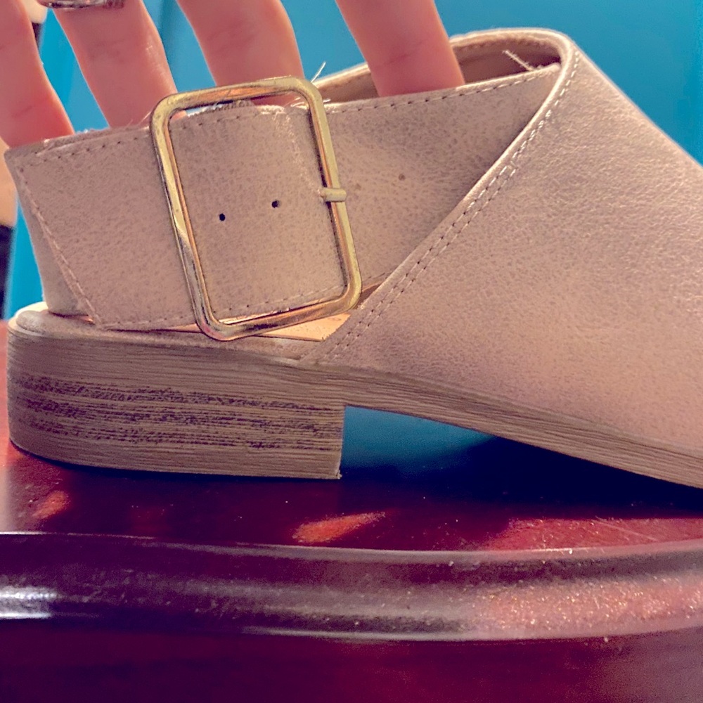 🎉NWOT Cream Ankle MULES/Loafers With Buckle